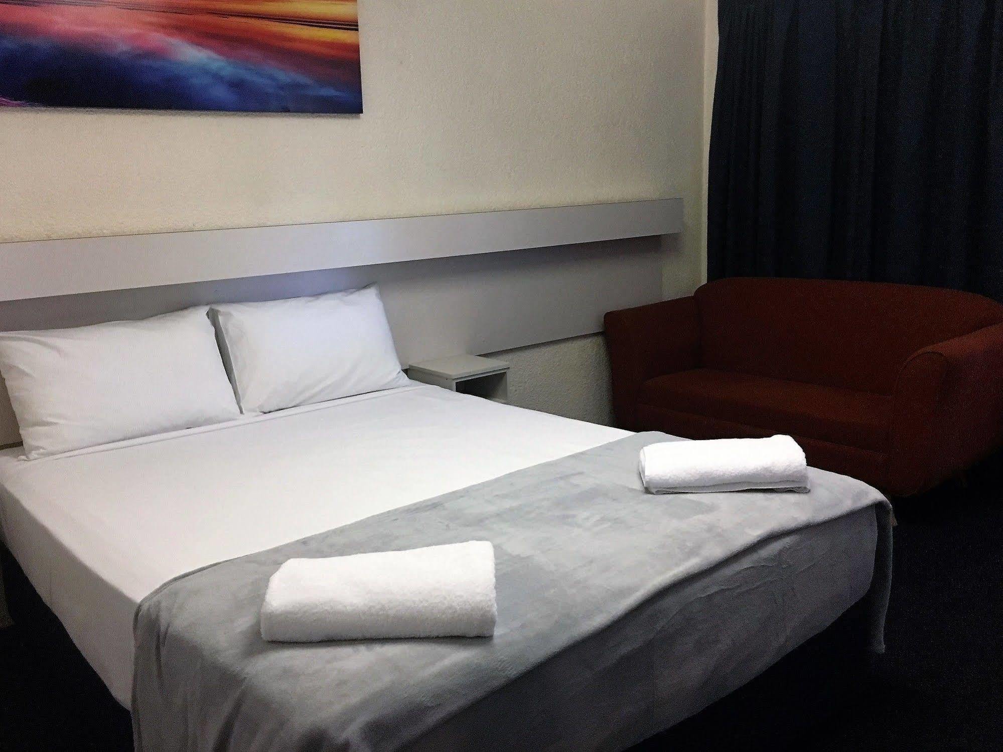Balonne River Motor Inn Saint-George Extérieur photo